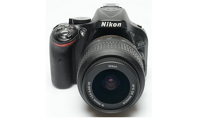 Gebraucht, Nikon D 5200+18-55/3,5-5,6 G VR