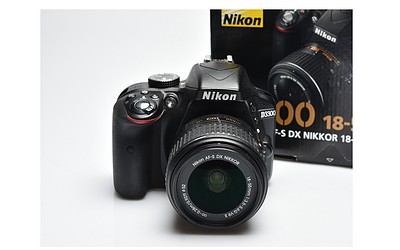 Gebraucht, Nikon D3300 AF-S DX Nikkor 18-55 VR II