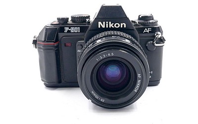 Gebraucht, Nikon F-501 + Nikon AF 35-70mm 3,3-4,5