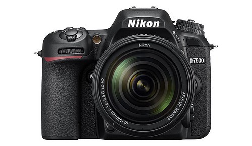 Nikon D 7500 + AF-S 18-140/3,5-5,6 - 1