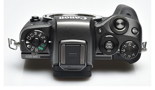 Gebraucht, Canon EOS M5 + EF-M 18-150/F3.5-6.3 - 2