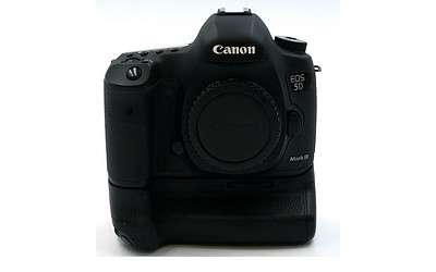 Gebraucht, Canon EOS 5D Mark III + BG-E11