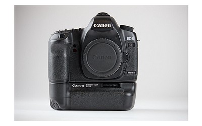 Gebraucht, Canon EOS 5D II + Canon BG E6
