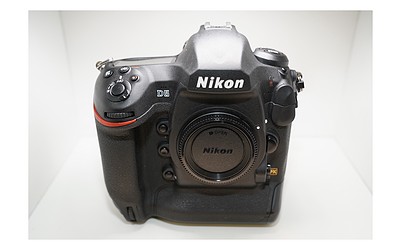 Gebraucht, Nikon D5 (XQD) Gehäuse OVP